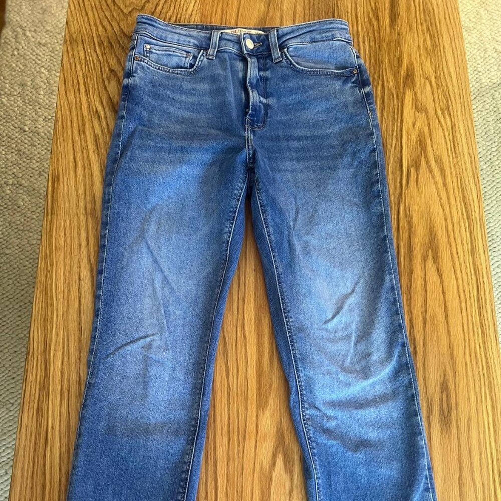 Guess “Girly” Straight High Jeans – Size 27 – Unworn